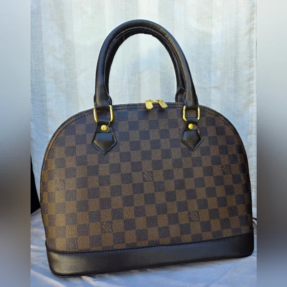 Elegant Brown Checkered Handbag - Picture 2 of 9